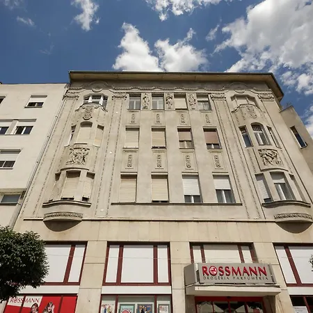 Baross Center Διαμέρισμα Γκιόρ